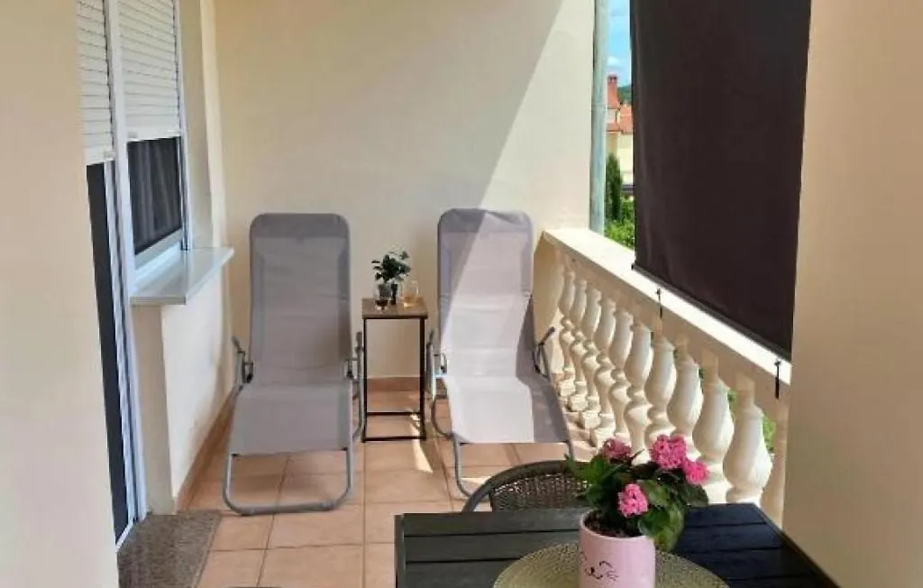 Apartment Jozephine 2 By Villas Guide Pula