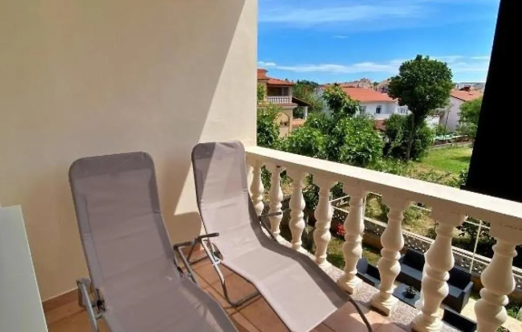 Apartment Jozephine 2 By Villas Guide Pula